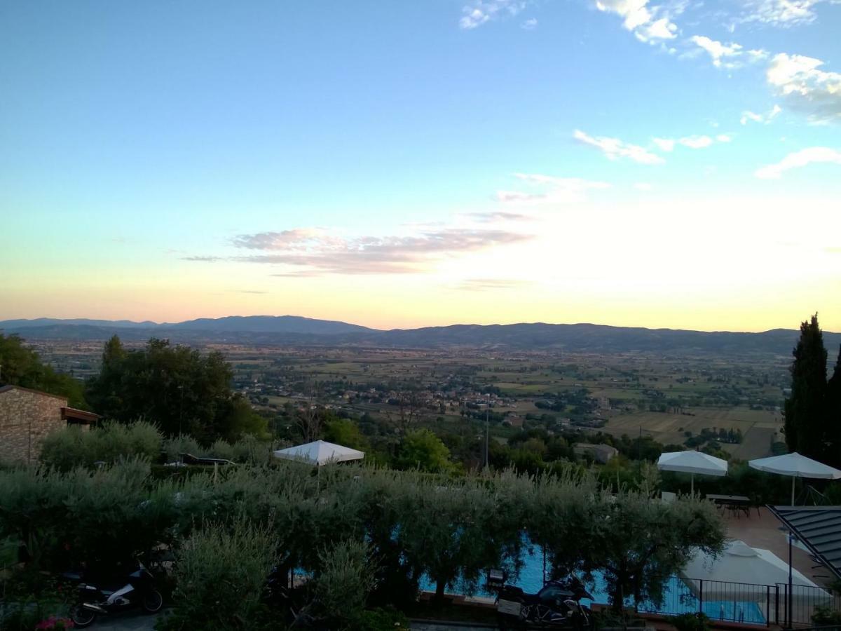 Hotel La Terrazza Restaurant & Spa Assisi Buitenkant foto
